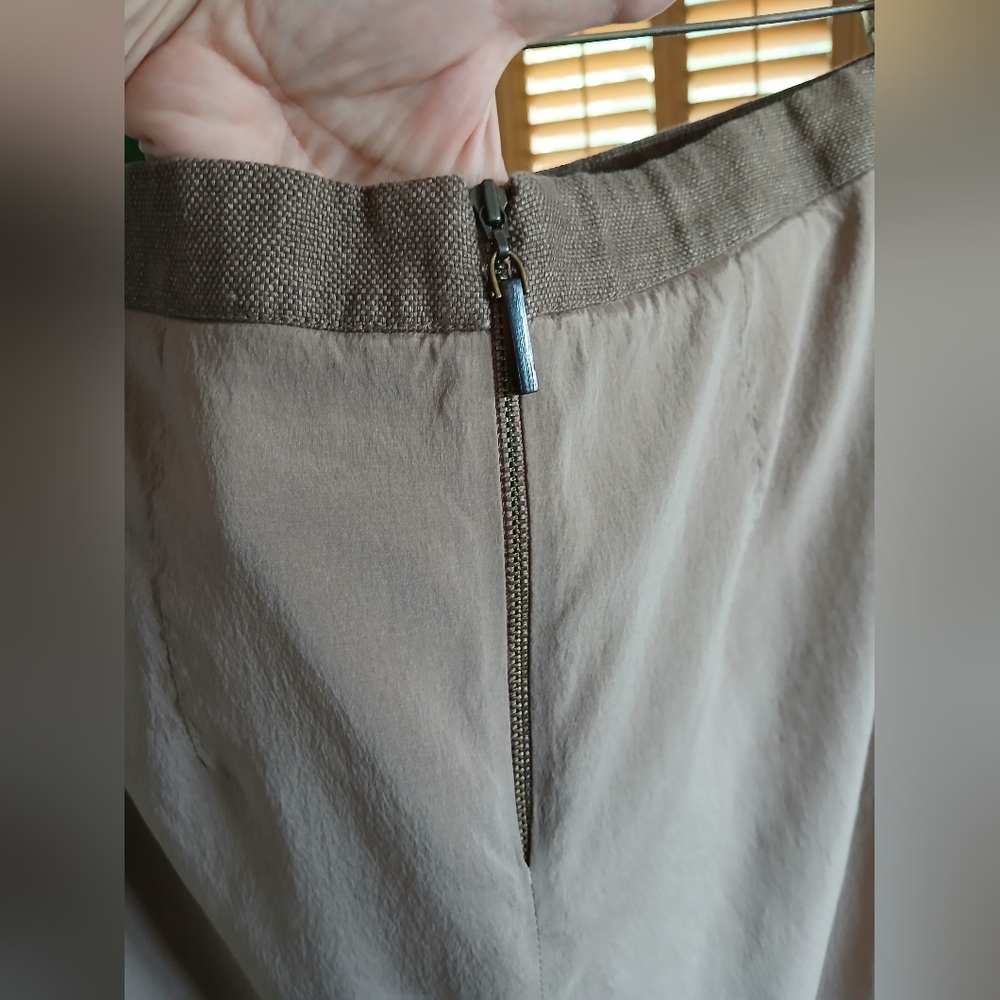Brunello Cucinelli Layered Midi Silk Skirt in Beige. Size 6 - Picture 5 of 8